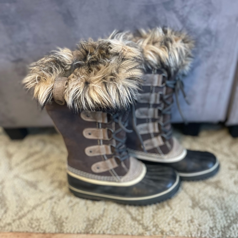 SOREL Joan of Arctic boots